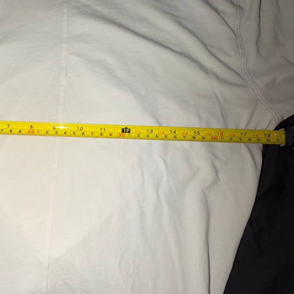 Lululemon Athletica Crescent Twist Knot T-Shirt Women’s size 6 Natural Ivory - Picture 8 of 8